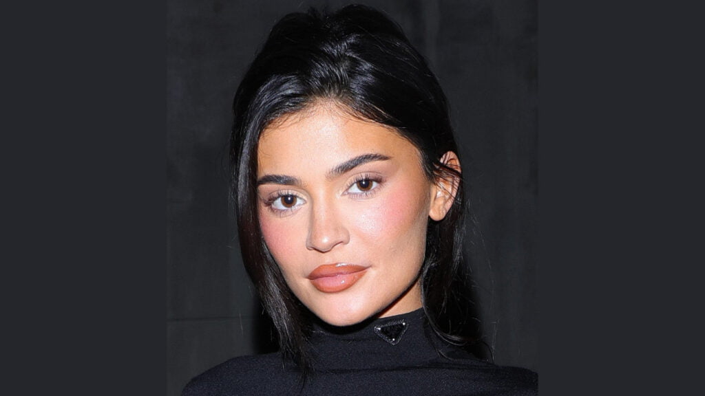 Kylie Jenner's Age, Height, Biography, Cosmetics, Net Worth, & More