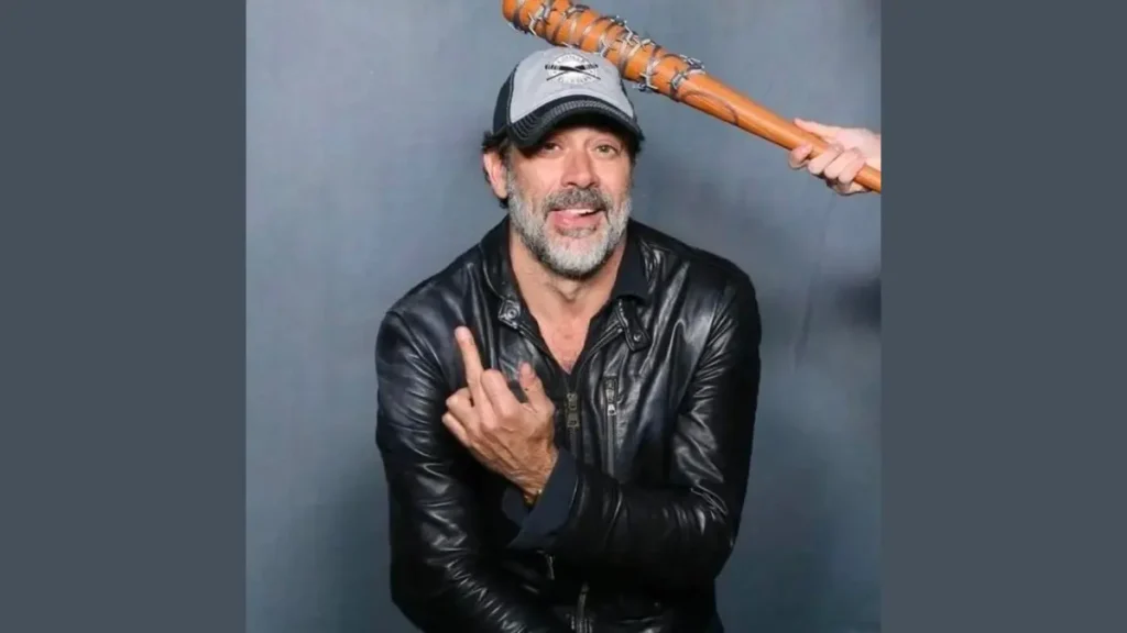 Actor Jeffrey Dean Morgan Biography – Life, Career, Movies, TV Shows, Family & Unknown Facts Jeffrey Dean Morgan smiling at a red carpet event